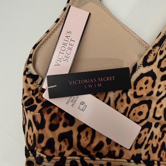 NWT Victoria’s Secret Bikini top - Picture 3 of 10